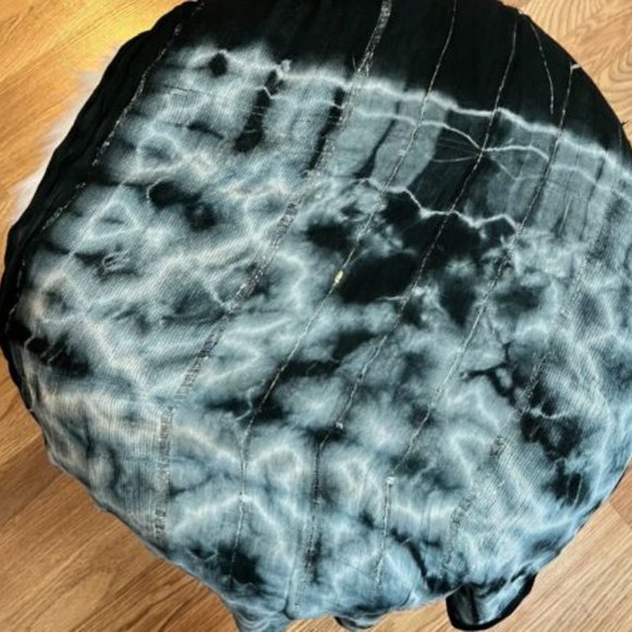 Blue Grey and White Lightweight Scarf NWT - Picture 5 of 8